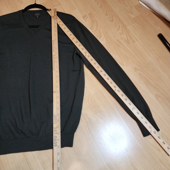 J. Crew MT Merino Wool Men's Green Sweater V-neck Mens Size Medium Tall - Picture 9 of 11